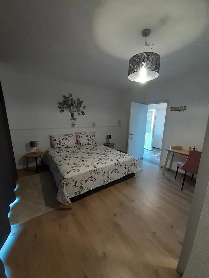 Hotel B&B Mama Mia krevet i doručak